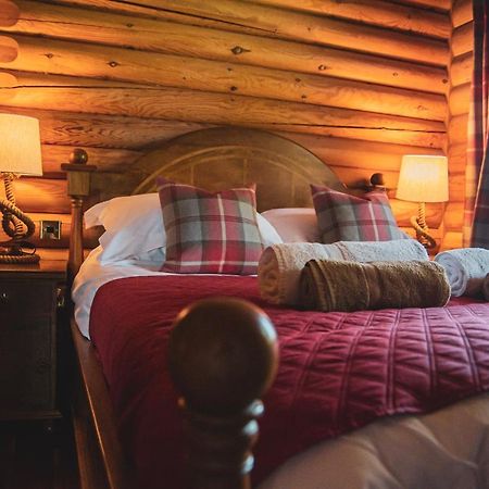 Tomatin - Luxury Two Bedroom Log Cabin With Hot Tub Berwick Upon Tweed Eksteriør billede