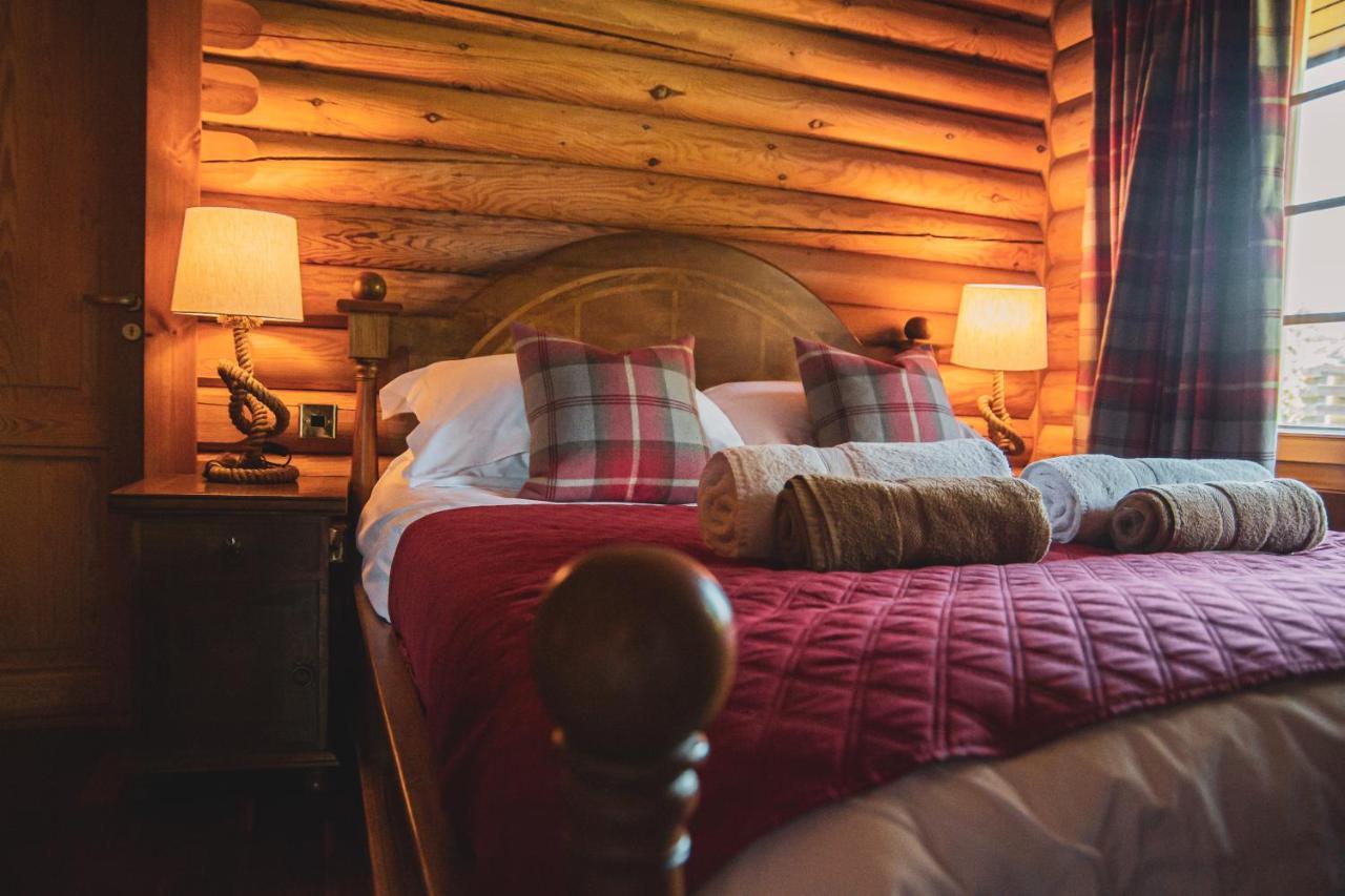 Tomatin - Luxury Two Bedroom Log Cabin With Hot Tub Berwick Upon Tweed Eksteriør billede