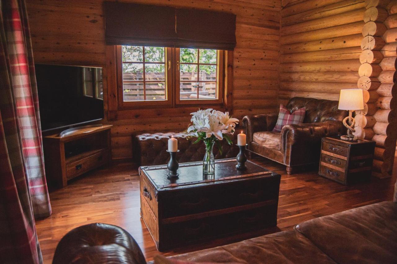 Tomatin - Luxury Two Bedroom Log Cabin With Hot Tub Berwick Upon Tweed Eksteriør billede